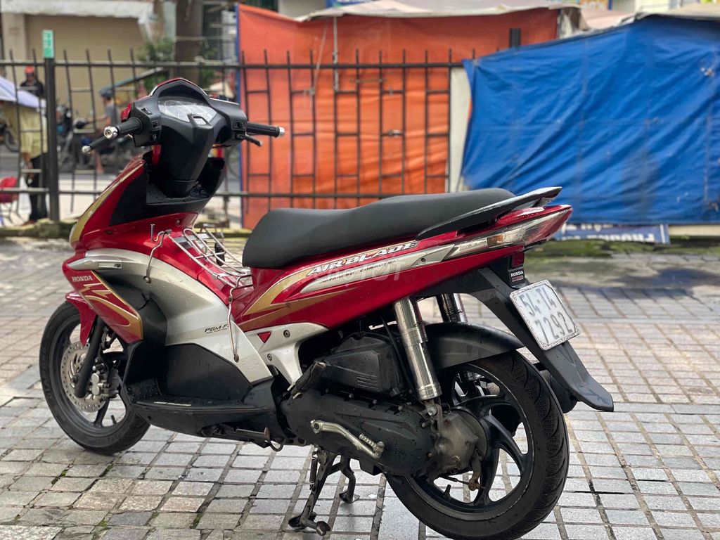 Air Blade Fi 2010 khoá Smatkey trả 8tr9 nhận xe. Mua bán Xe máy tại Quận 7 Tp Hồ Chí Minh được đăng bởi Dương Đạt hình 6