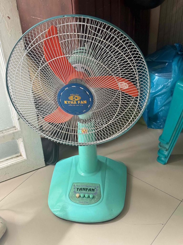 Quạt đứng. Mua bán Quạt tại Quận Thanh Khê Đà Nẵng được đăng bởi Lynh hình 1