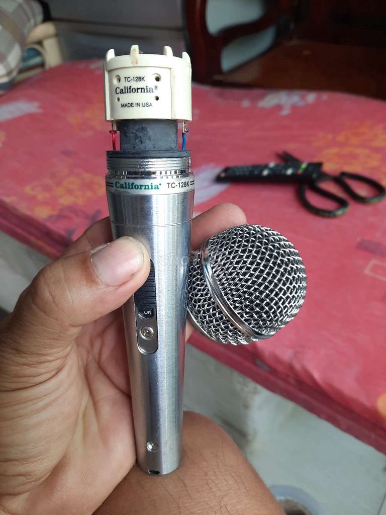 Microphone California TC-128K Bạc. Mua bán Tivi, Âm thanh tại Huyện Đức Hòa Long An được đăng bởi phương hùng hình 1