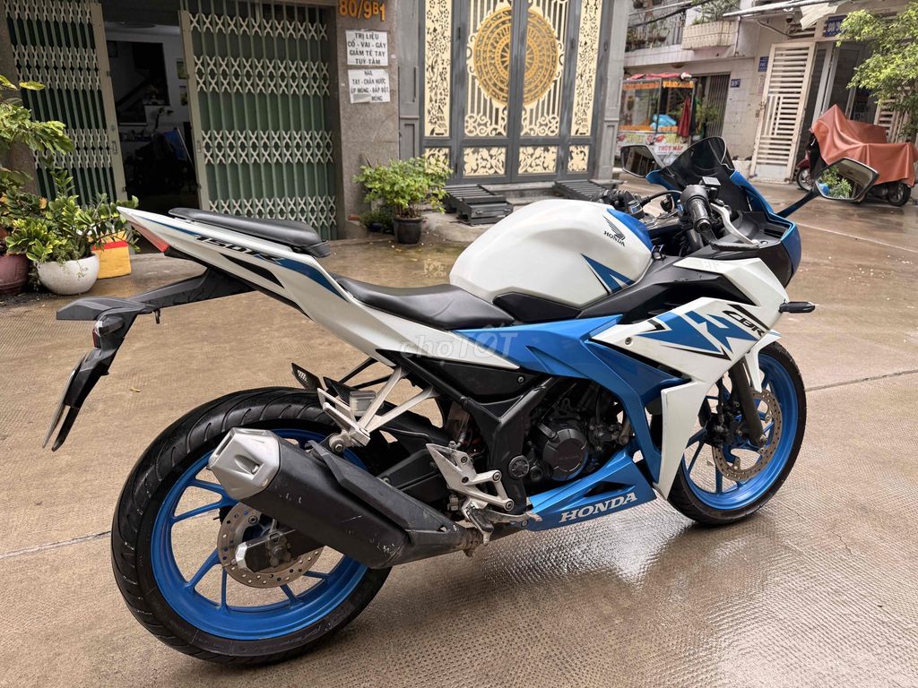 Honda CBR150R 2023 Trắng, Xanh 15380 km bstp