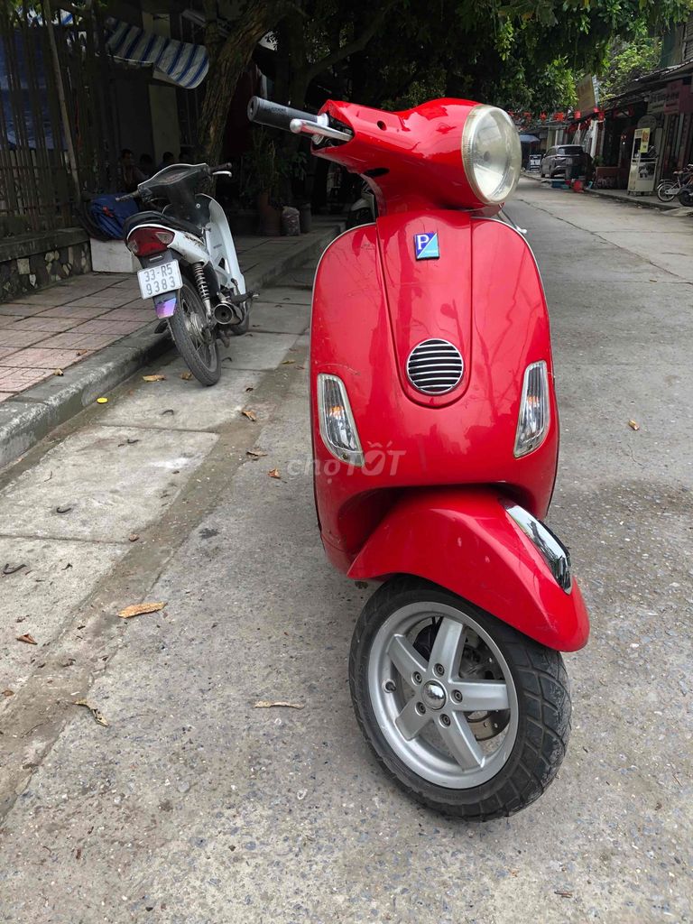 nhà thừa xe máy vespa lx bán cho ai cần. Mua bán Xe máy tại Quận Hai Bà Trưng Hà Nội được đăng bởi trường hình 1
