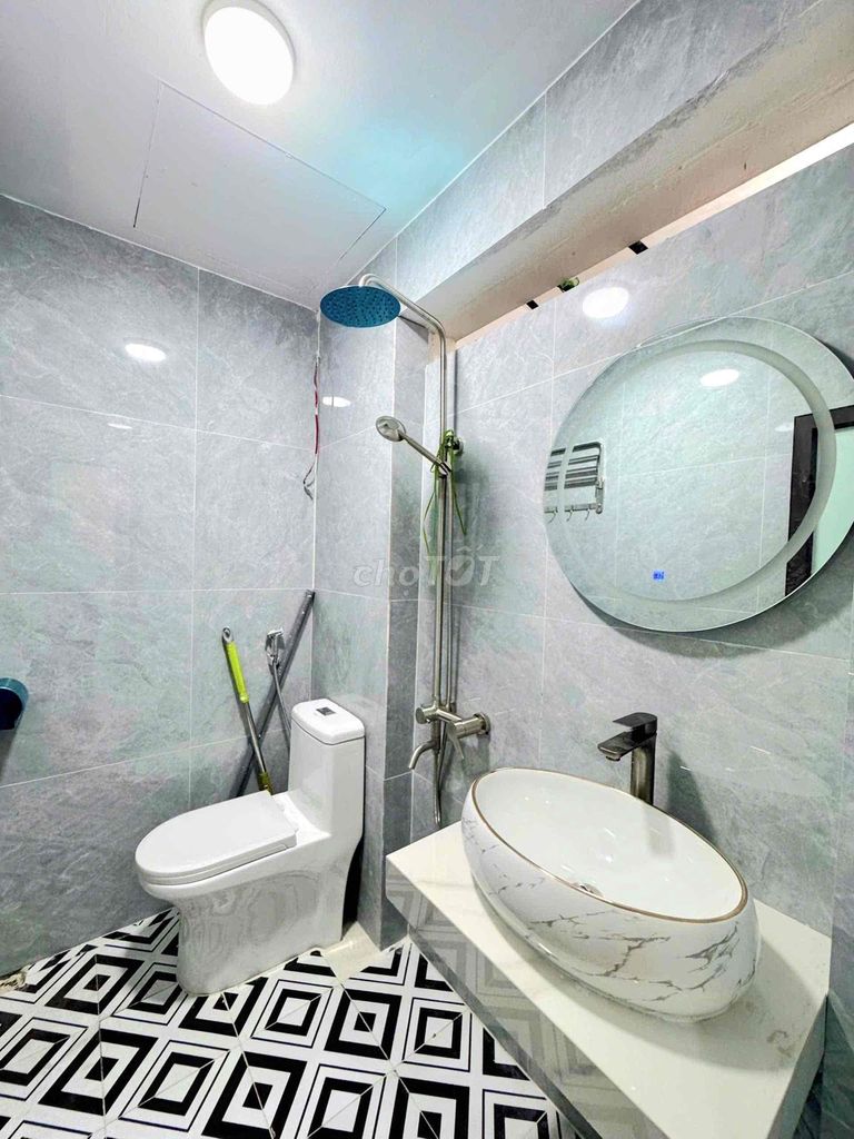 Chính chủ bán Chung  Đền Lừ sổ đỏ - oto đỗ - thang máy - Nội thất mới