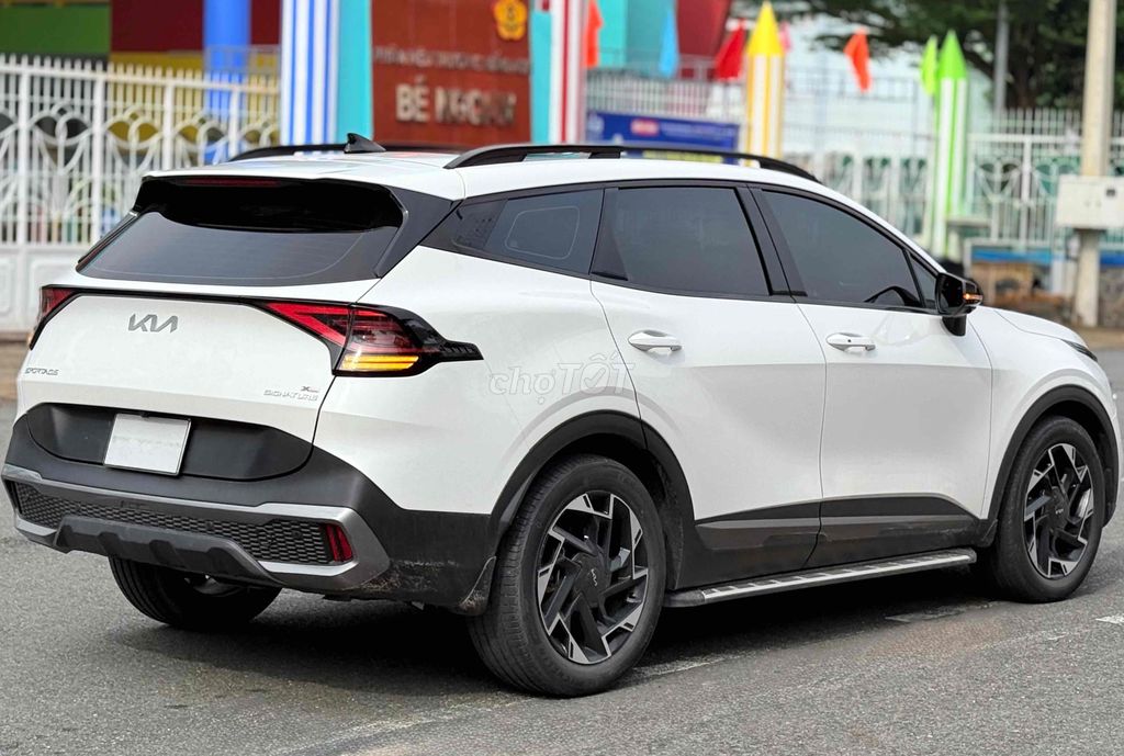Масло Kia Sportage Signature 2022, 50 000 км, белое