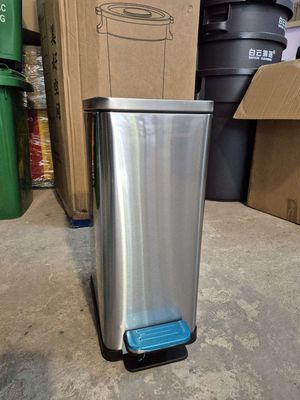 Thùng rác inox chân đạp HCN 27x18x45cm. Mua bán Nội thất, đồ gia dụng khác tại Quận Liên Chiểu Đà Nẵng được đăng bởi Thành Luân Plastics