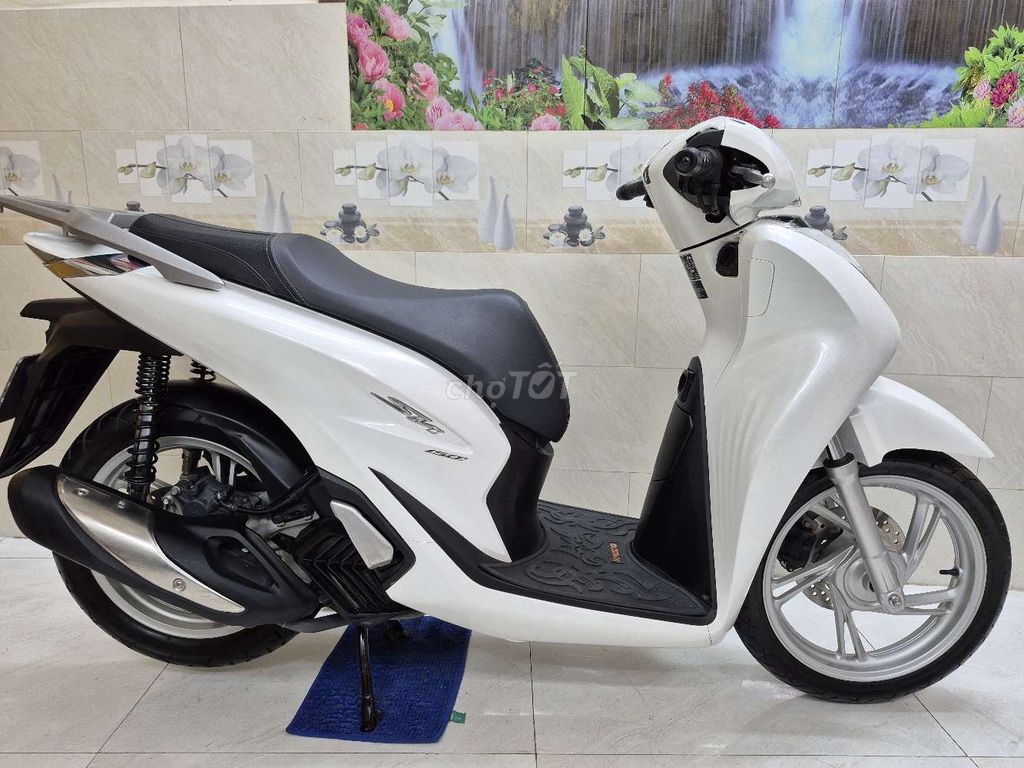 Honda SH 150 ABS 2020 Trắng 8000 km. Mua bán Xe máy tại Quận 8 Tp Hồ Chí Minh được đăng bởi Khâm nguyễn hình 3