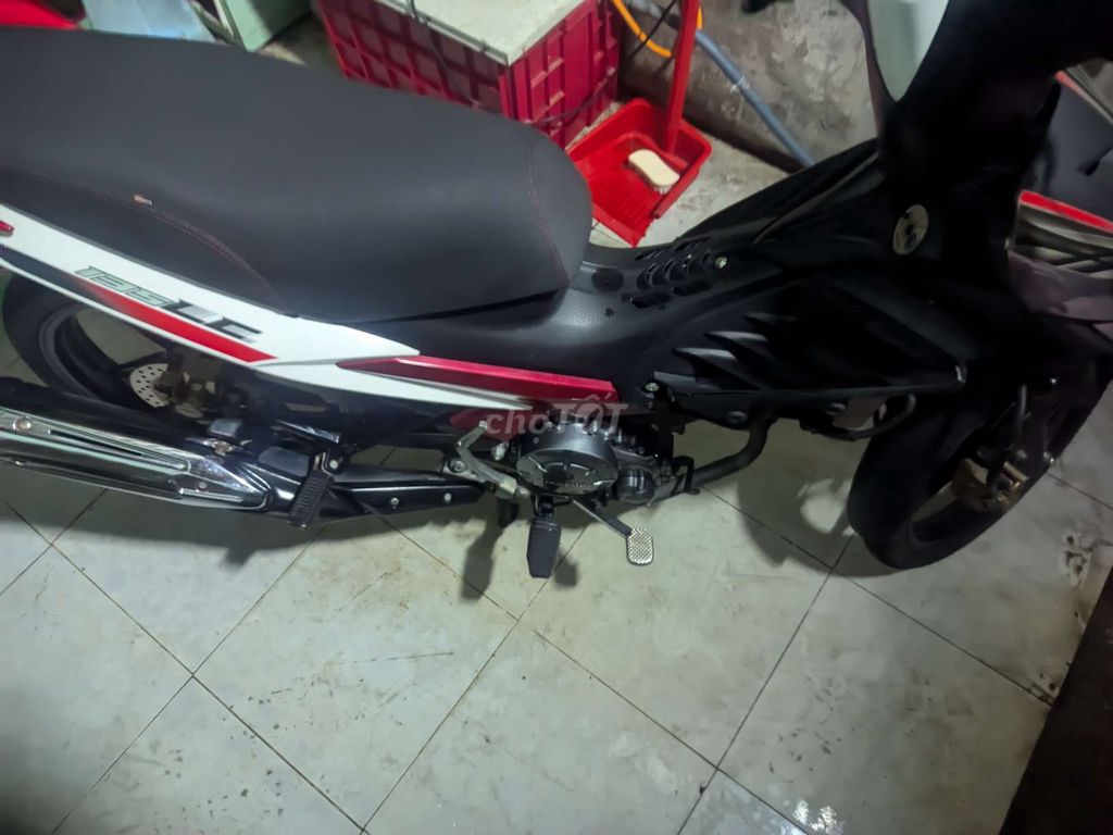 Yamaha Exciter 135 2014 5 số côn tay Đỏ trắng đen. Mua bán Xe máy tại Huyện Đức Hòa Long An được đăng bởi Hải Dương hình 2