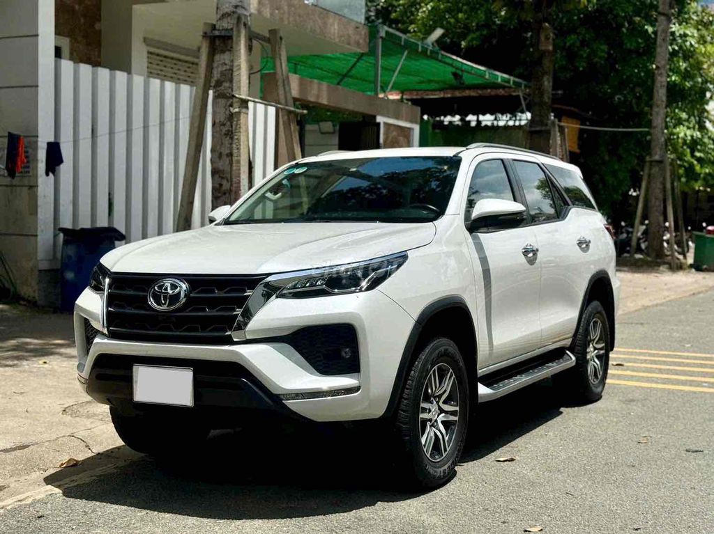 Toyota Fortuner 2.4 AT 4x2 sản xuất 2024. Mua bán Ô tô tại Quận Hà Đông Hà Nội được đăng bởi A Huan  hình 3