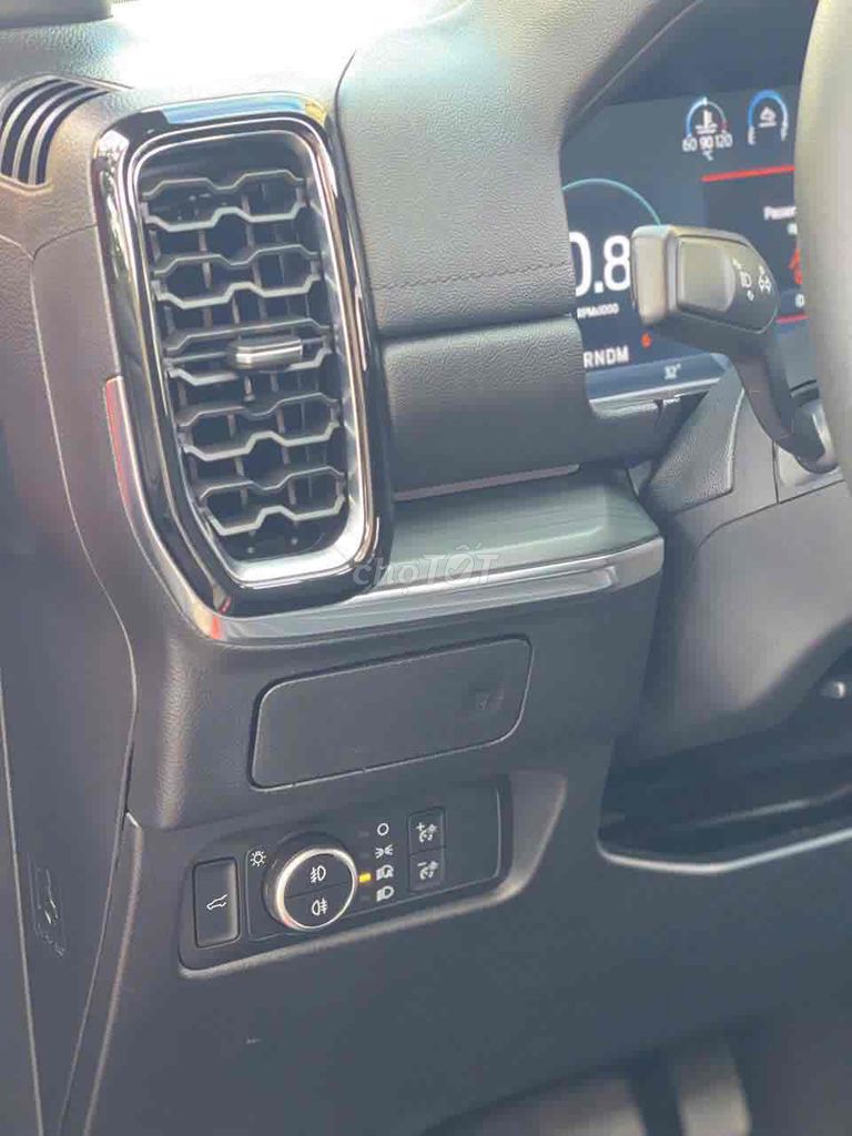 Ford Everest Titanium 2.0L 4x4 model 2023 đỏ cam. Mua bán Ô tô tại Quận Cầu Giấy Hà Nội được đăng bởi Cao Quý hình 15