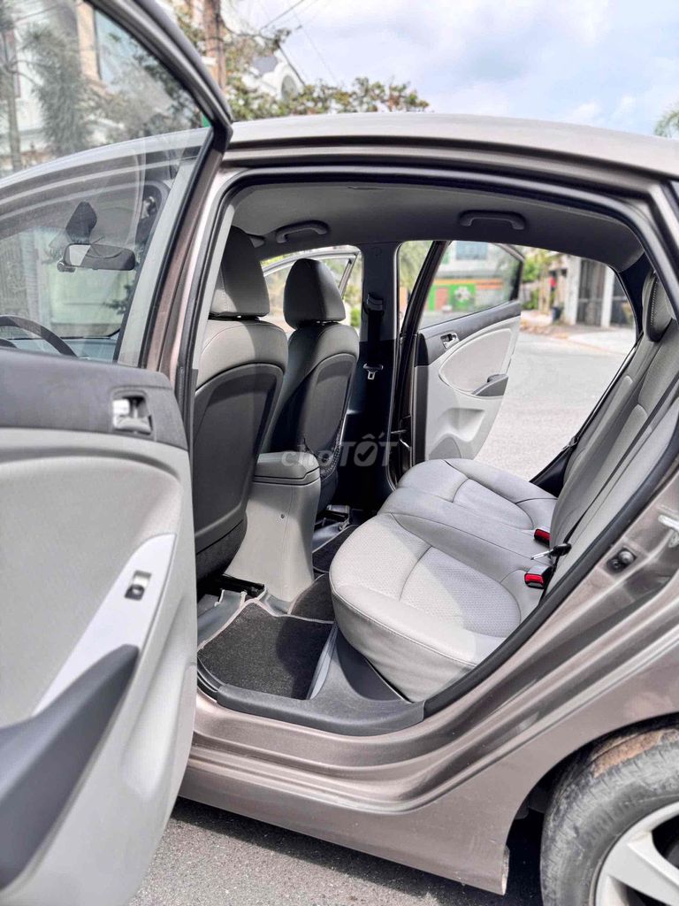 Hyundai Accent 2013 1.4 AT - 90000 km. Mua bán Ô tô tại Quận Gò Vấp Tp Hồ Chí Minh được đăng bởi Ms Thư  hình 15