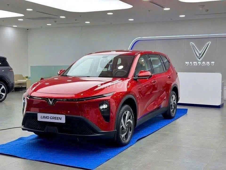 Электромобиль 7 мест VinFast Limo Green