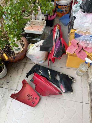 Phụ tùng Honda ZX Nhựa Đỏ Đen Đã qua sử dụng
