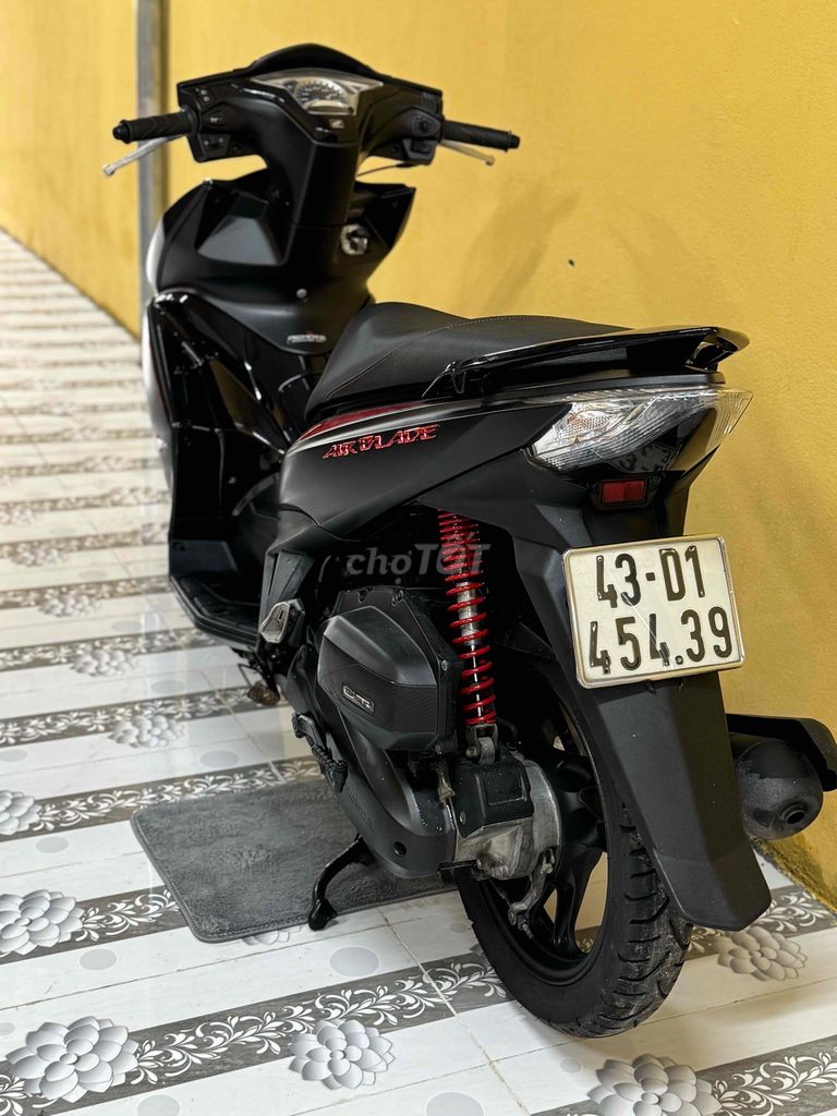 AB 125 đời 2015 đen mù mới keng 43D1-454.39. Mua bán Xe máy tại Quận Sơn Trà Đà Nẵng được đăng bởi Minh Dũng bán trả góp 136 vân đồn  hình 5