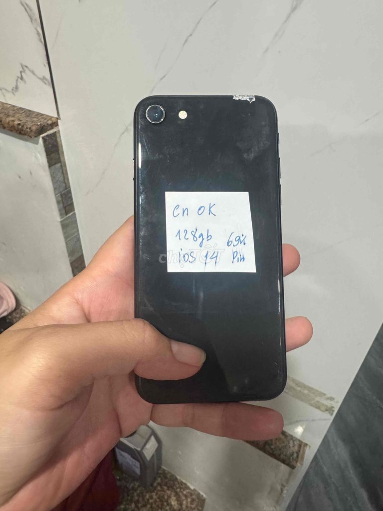 Apple iPhone SE 128GB Đen ios 14.1. Mua bán Điện thoại tại Quận 4 Tp Hồ Chí Minh được đăng bởi Phan Pha hình 1