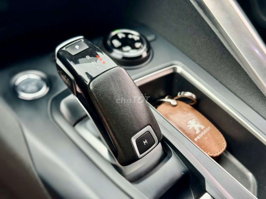 Peugeot 3008 2021 form 2022 Allure 1.6 turbo đẹp. Mua bán Ô tô tại Quận Long Biên Hà Nội được đăng bởi LÊ HỒNG SƠN hình 9