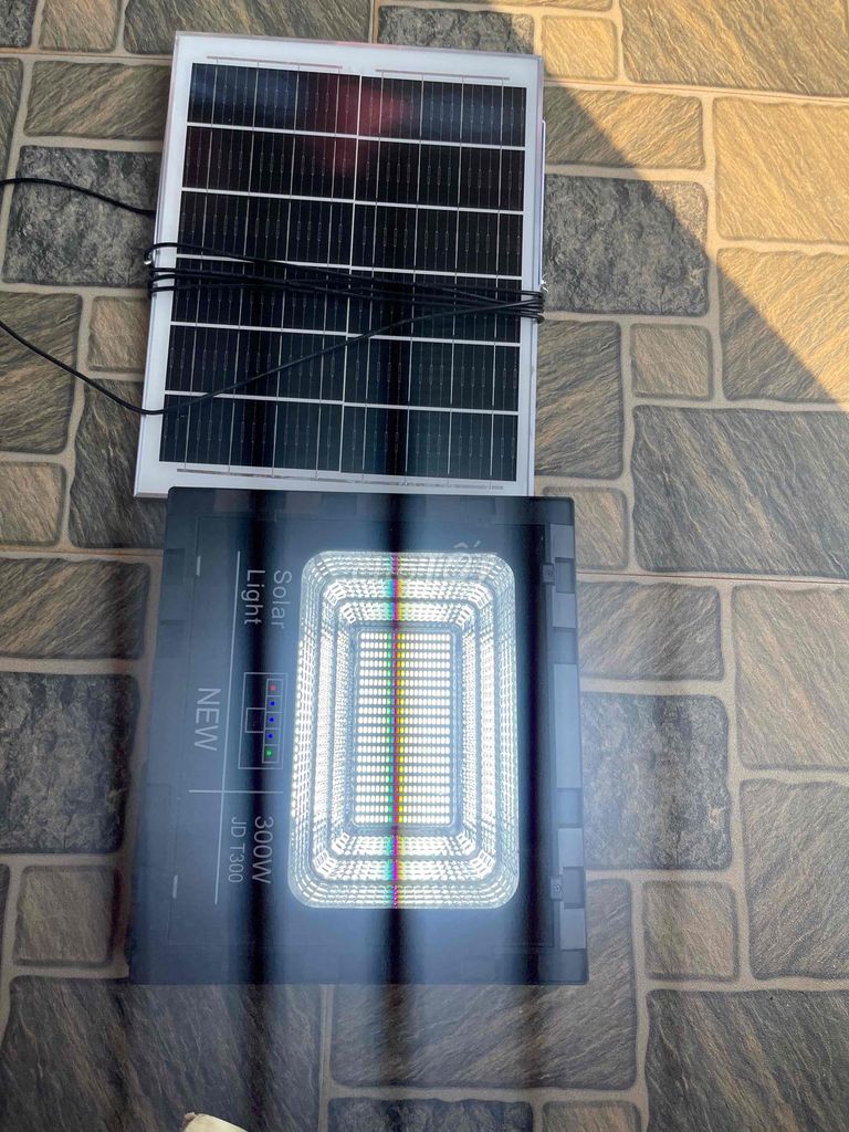 Đèn năng lượng mặt trời Jidian JD T300. Mua bán Đèn tại Thành phố Buôn Ma Thuột Đắk Lắk được đăng bởi Bông hình 1