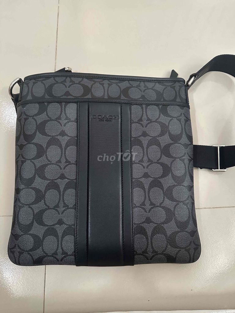 Túi đeo chéo Coach Unisex Da Đen. Mua bán Túi xách tại Huyện Mỏ Cày Nam Bến Tre được đăng bởi Nguyễn Khang hình 1
