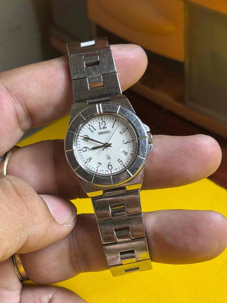 Đồng hồ Seiko Nữ (giá 300k). Mua bán Đồng hồ tại Quận Tân Bình Tp Hồ Chí Minh được đăng bởi Chuyên Bán Đồ 2hand hình 1