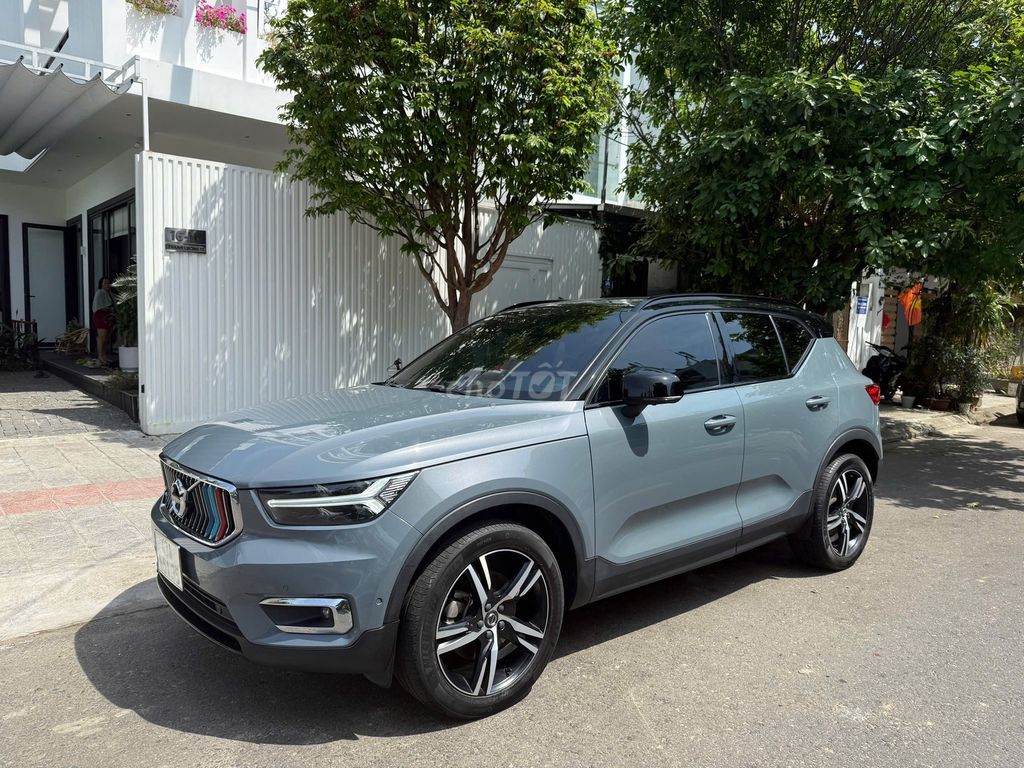 Volvo XC40 2021 R-Design - 48000 km. Mua bán Ô tô tại Quận Cẩm Lệ Đà Nẵng được đăng bởi Thanh Tâm hình 2