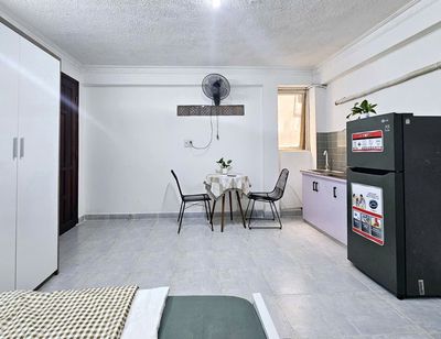 Phòng 4tr3 cửa sổ full nội thất tại 41 Nguyễn Tuyển, Bình Trưng Tây