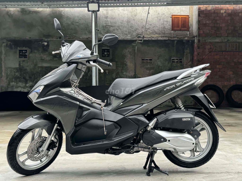 Honda Air Blade 2019 серо-серебристый