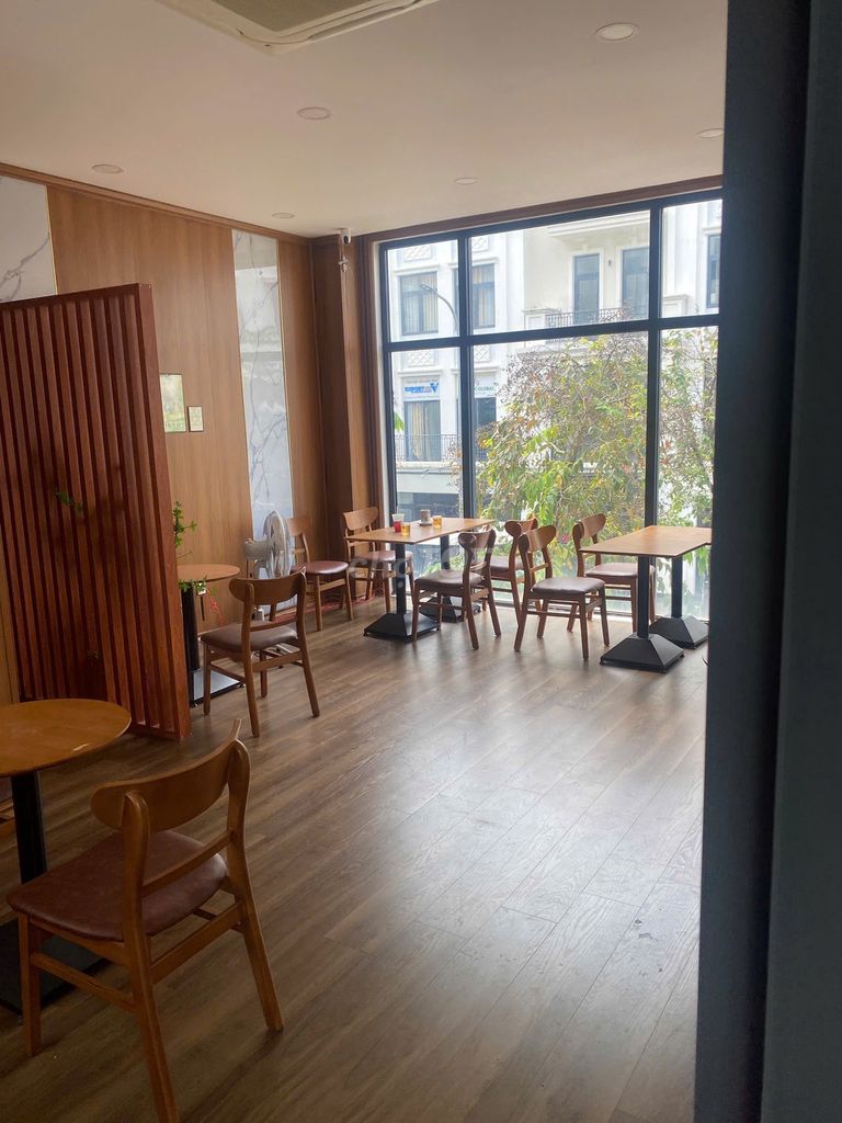 Nhà phố có sẵn nội thất kinh doanh cà phê tại Vinhomes Grand Park 