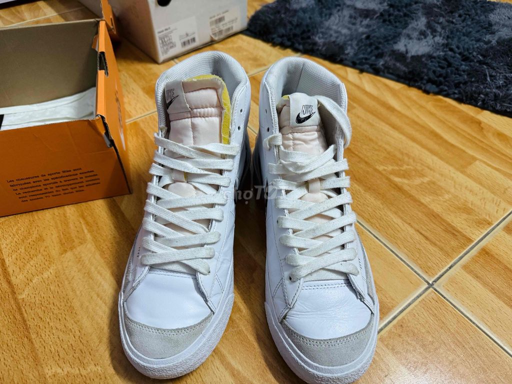 pass đôi blazer mid nike size42 còn mới