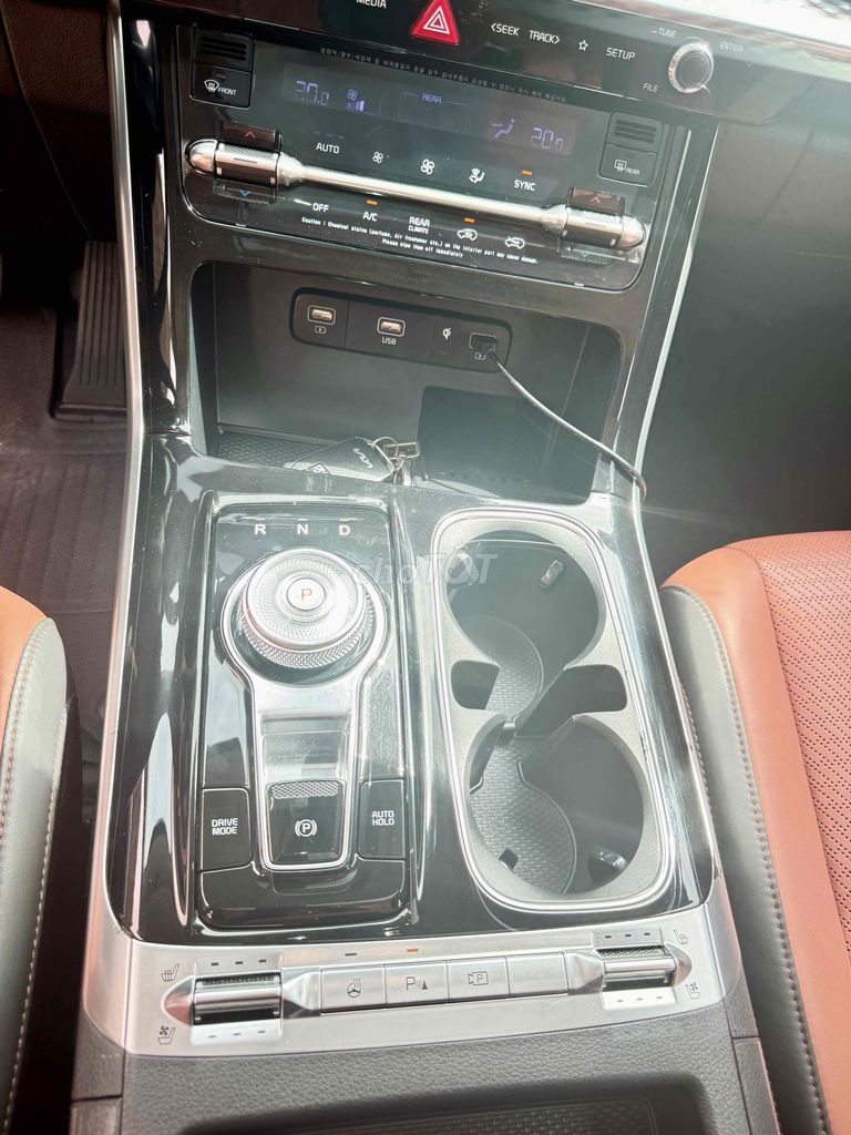 Kia Carnival 2022 Signature Xám 40.000 km. Mua bán Ô tô tại Quận Phú Nhuận Tp Hồ Chí Minh được đăng bởi Nghĩa Trần hình 17