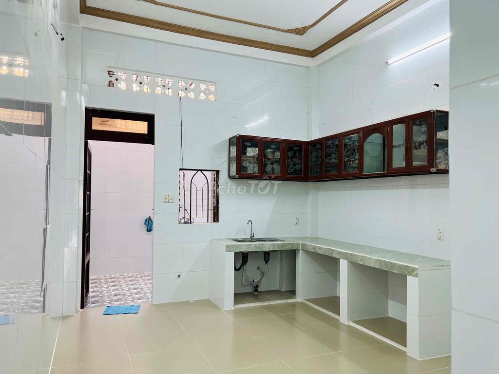 nhà mặt tiền   , 4x20m , 3 phòng ngủ ,2 toilet , trần thị cờ q,12