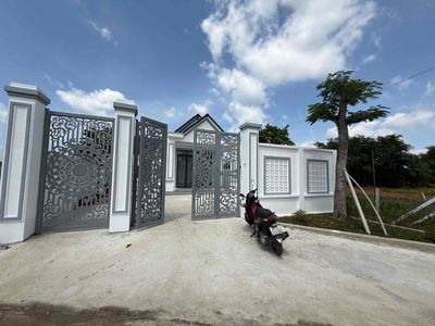Cần Bán Nhà Vườn Long An 1000m2 có 285m2 thổ 10x100m Sổ riêng mới100%. Mua bán nhà ở tại Huyện Cần Giuộc Long An được đăng bởi TẤN LỘC 