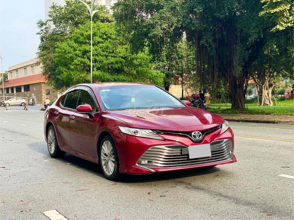 Toyota Camry 2.5Q 2020 màu Đỏ Xe 1 Chủ đi 2v km. Mua bán Ô tô tại Thành phố Thủ Đức Tp Hồ Chí Minh được đăng bởi Bảo Nam ÔTô hình 2