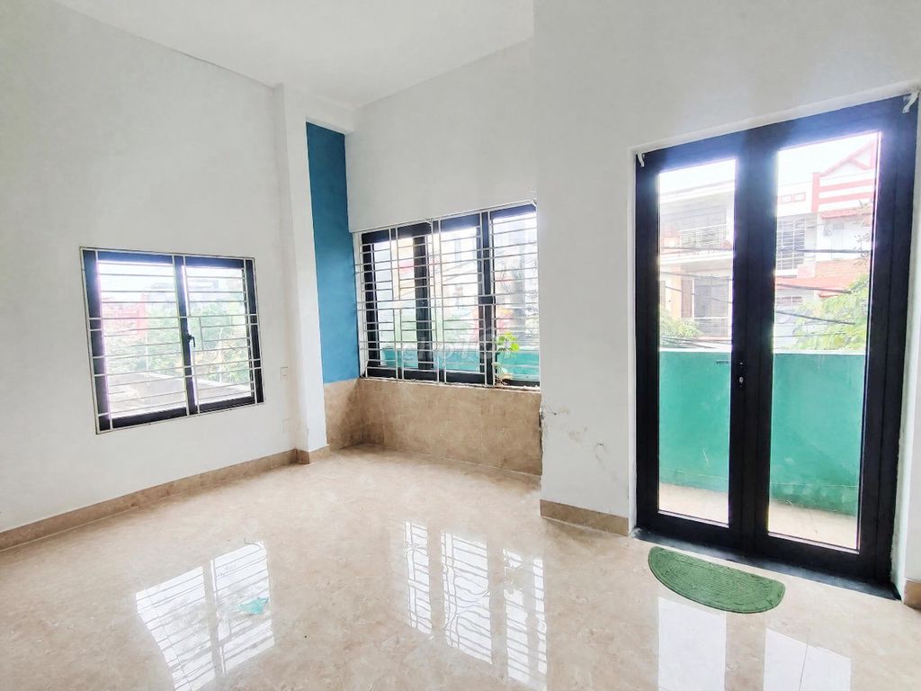 Three-storey house with shop space on Trần Cao Vân — photo 4