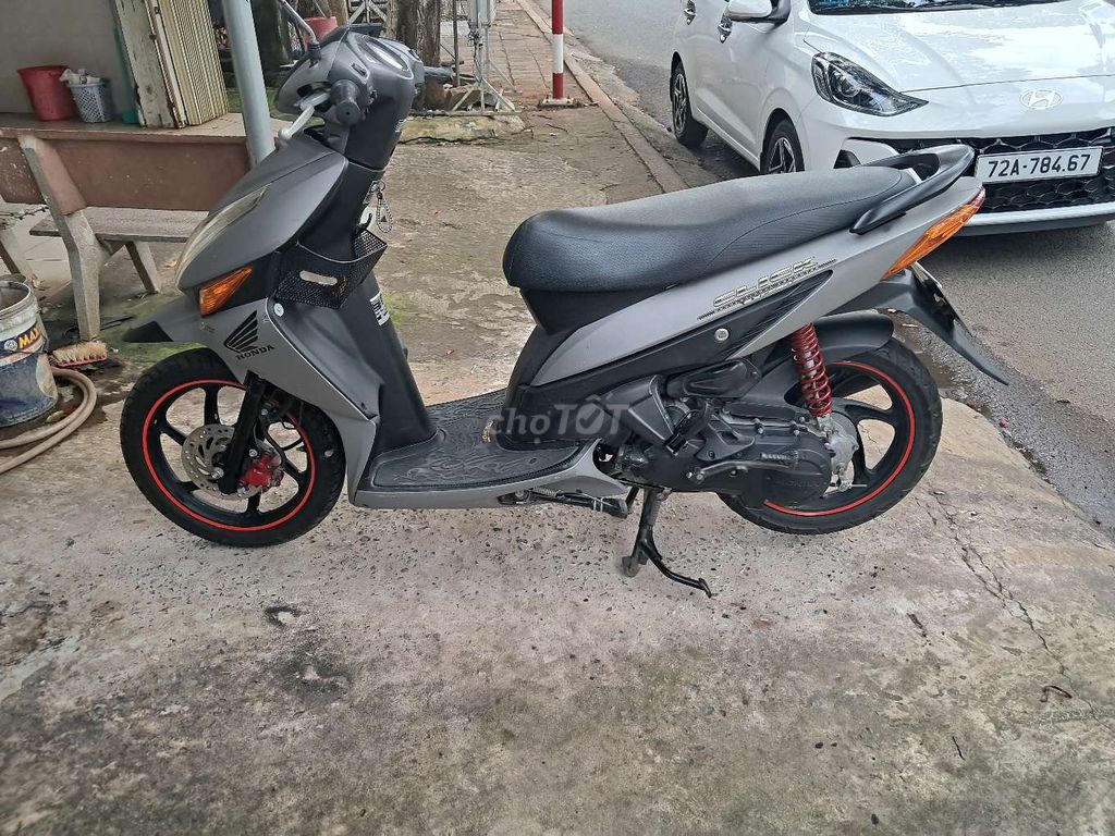 Click 2011..xe đẹp..êm ru..bs 72H1. Mua bán Xe máy tại Huyện Đất Đỏ Bà Rịa - Vũng Tàu được đăng bởi Trường hình 4