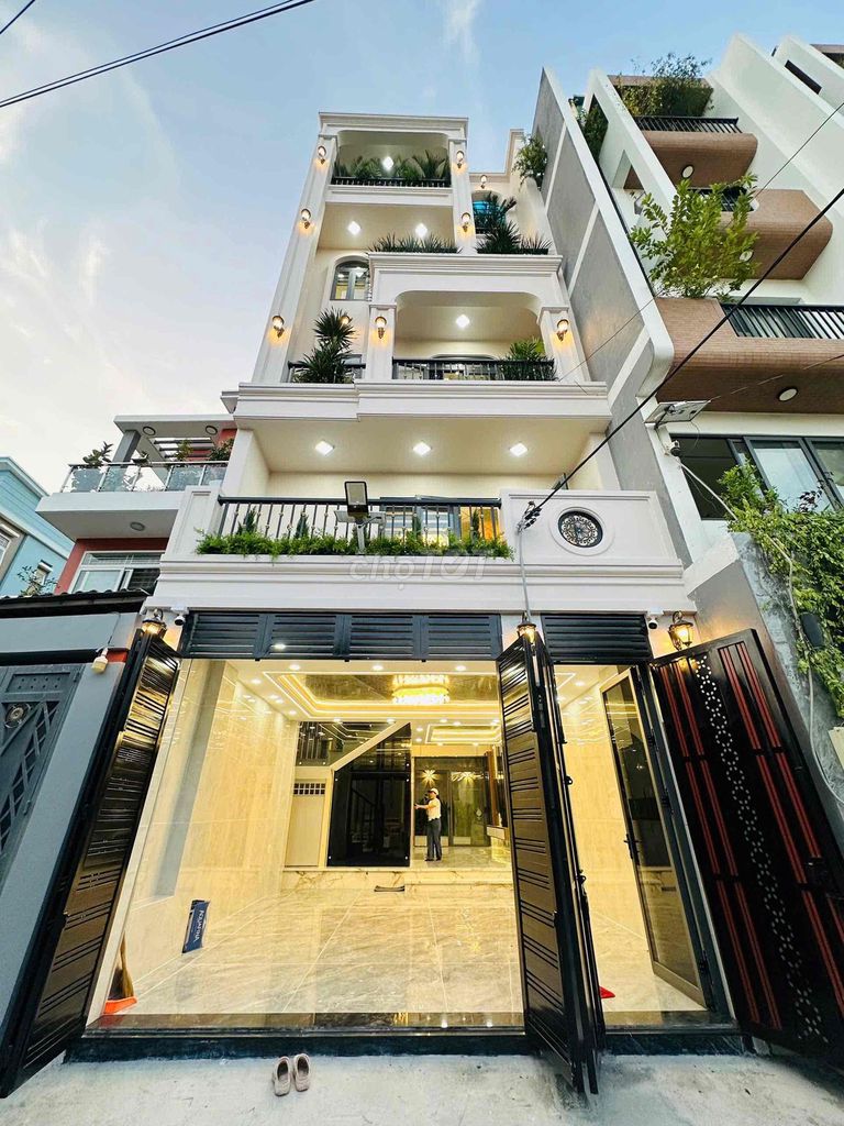 nhà ngang 5,5 m, có thang máy, khu villa sunshine quận 12