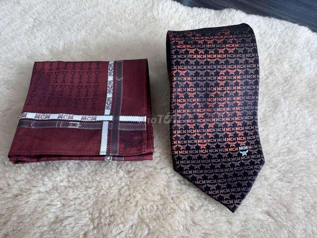 Set Khăn & Cravat MCM chính hãng, like new  siêu đ