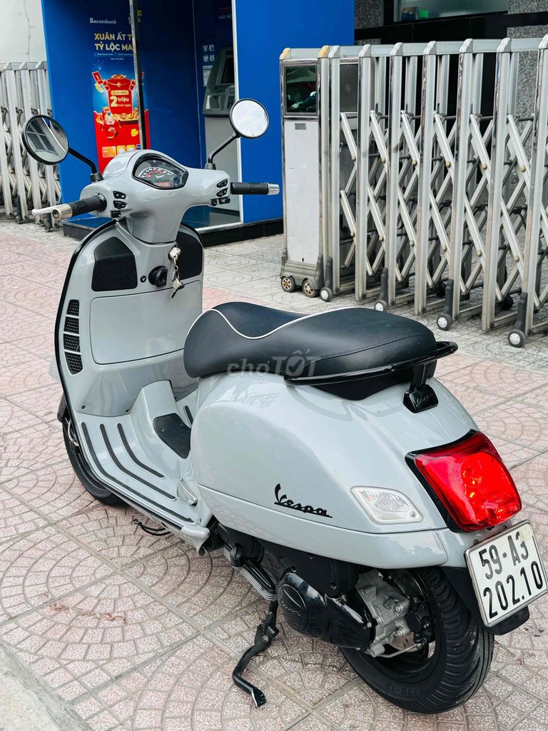Vespa GTS 300 2019 xám xi măng bs Tphcm chính chủ. Mua bán Xe máy tại Quận Phú Nhuận Tp Hồ Chí Minh được đăng bởi VESPA Piaggio Quốc Vương  hình 3
