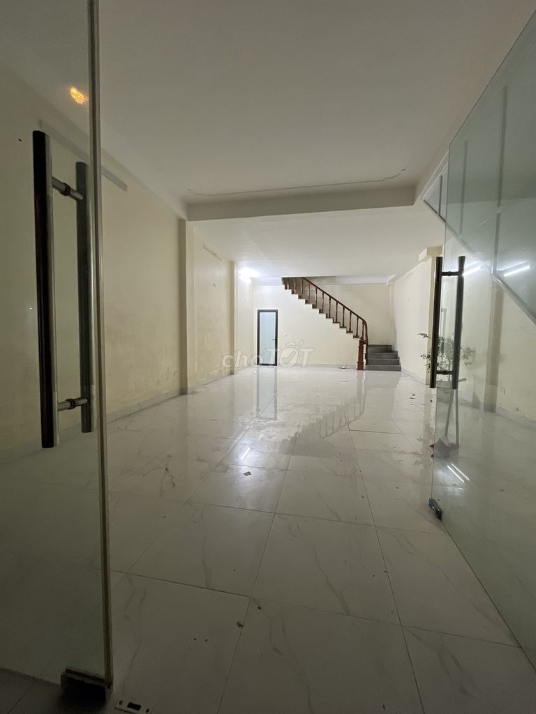 Cho thuê nhà riêng Mậu Lương, 70 m2 x 4 tầng, oto đỗ cửa, nhà đẹp