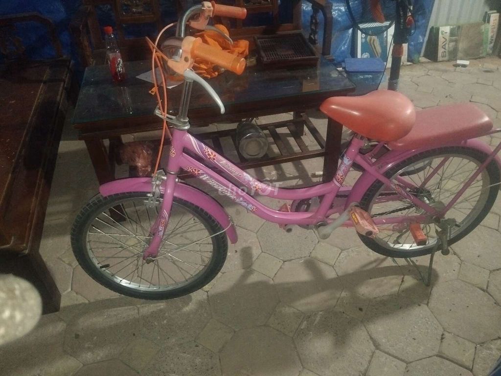 Xe đap cho bé. 8..13t con moi. Mua bán Xe đạp tại Quận Bắc Từ Liêm Hà Nội được đăng bởi minh ky hình 2