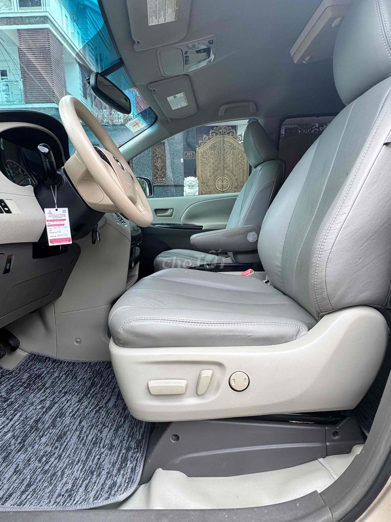 Toyota Sienna 2010 bản LE 2 cửa điện - 80000 km. Mua bán Ô tô tại Quận Bình Tân Tp Hồ Chí Minh được đăng bởi tài hình 11