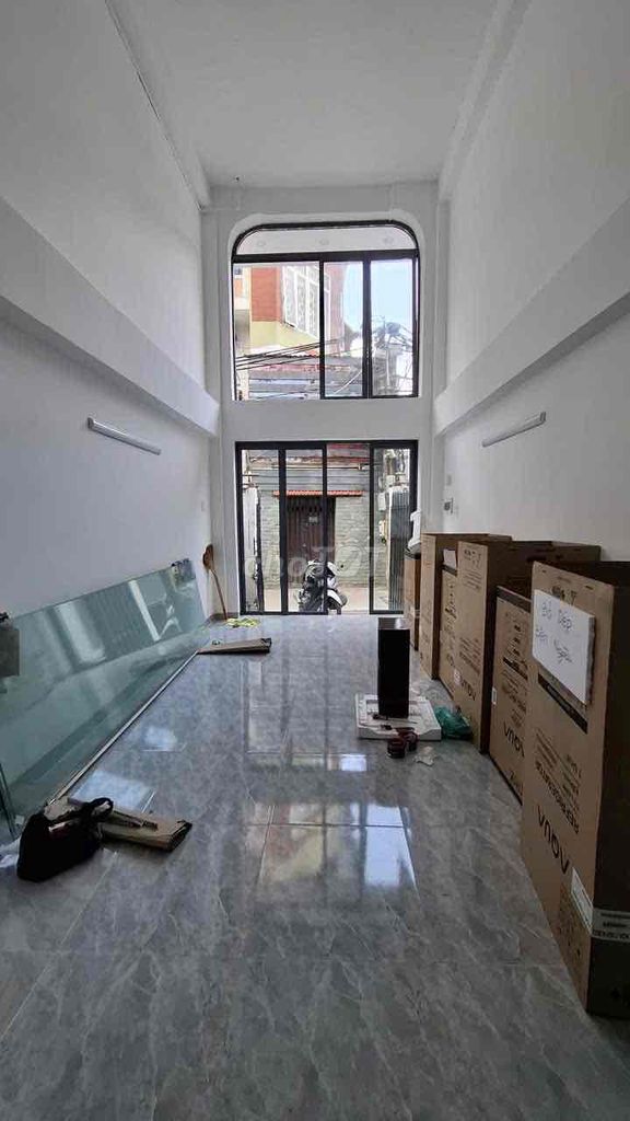 Nhà mới xây cần cho thuê mặt bằng