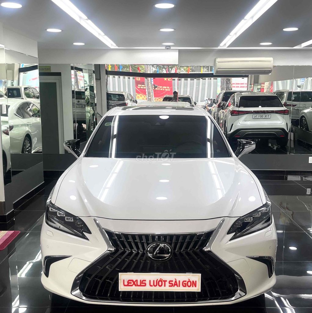Lexus ES 2023 300h - 20000 km. Mua bán Ô tô tại Quận 1 Tp Hồ Chí Minh được đăng bởi Phan Quốc Lexus hình 1