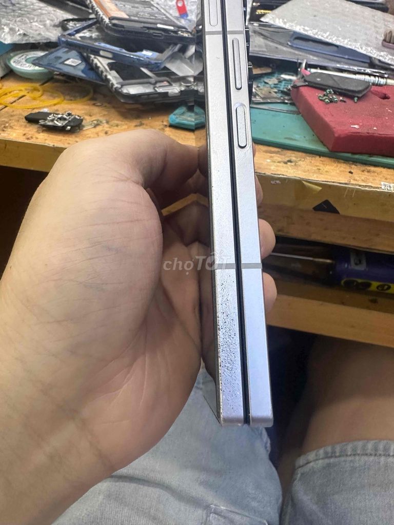 Samsung Z Fold 6 256GB Bạc. Mua bán Điện thoại tại Quận Bắc Từ Liêm Hà Nội được đăng bởi tiencao123 hình 1