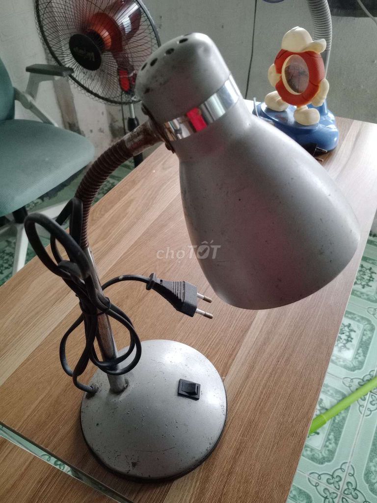 Đèn bàn Xám Hiện đại Bảo vệ mắt, livestream. Mua bán Đèn tại Thành phố Tây Ninh Tây Ninh được đăng bởi Hồ Minh Trọng hình 1