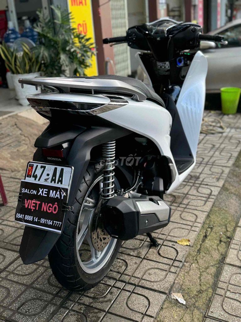 Sh 08/2025 (160cc _ABS) 1k km mới 99%  chủ phố. Mua bán Xe máy tại Thành phố Buôn Ma Thuột Đắk Lắk được đăng bởi Ngô quốc Việt  hình 2