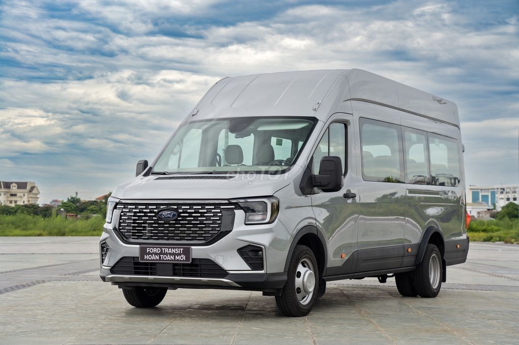 Ford Transit hoàn toàn mới 2024 giao tháng 7