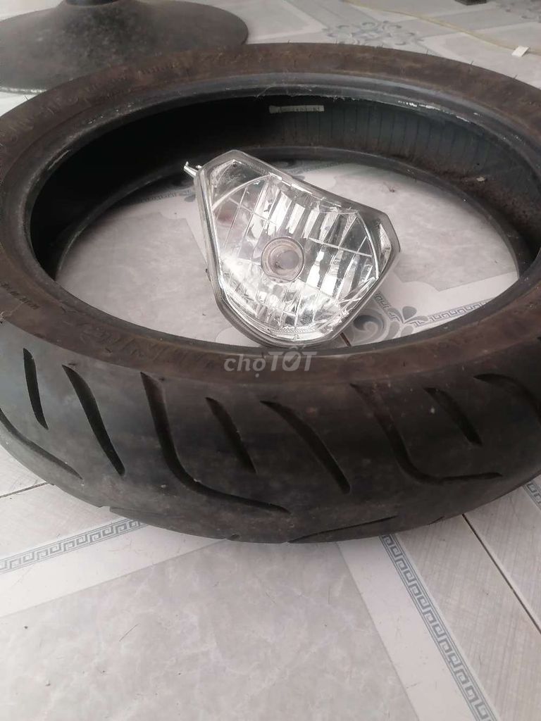 Lốp xe SH và chóa đèn ex. Mua bán Phụ tùng xe tại Huyện Thới Lai Cần Thơ được đăng bởi Hữu Vinh hình 2