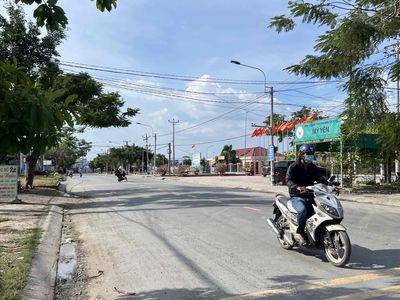 Đường xe tải - Ngay khu hành chính và nhà văn hoá - Ko mồ mã, Ko QH. Mua bán đất tại Huyện Bến Lức Long An được đăng bởi Ly Trong Nhan