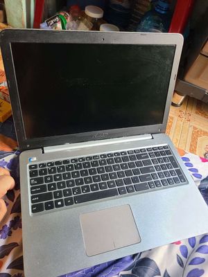 Laptop asus X556UR. Mua bán Laptop tại Thị xã Bến Cát Bình Dương được đăng bởi Phú Hiển