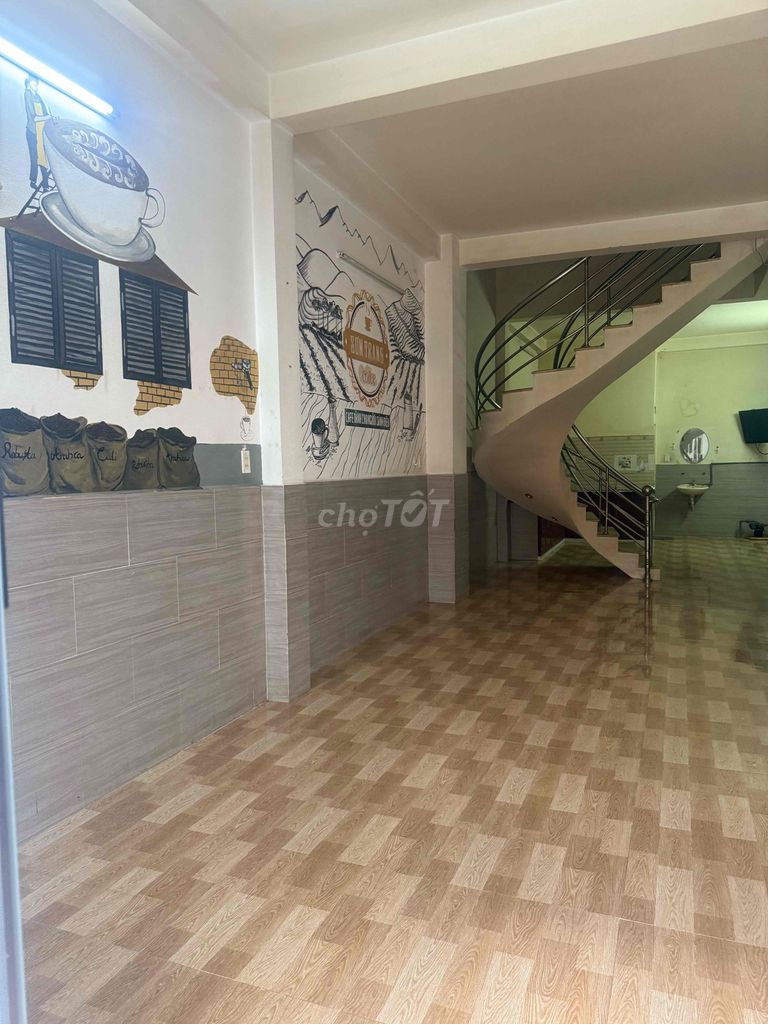 Аренда · 2 комн. · 136 м² · Quận 7, ул. Đường Huỳnh Tấn Phát