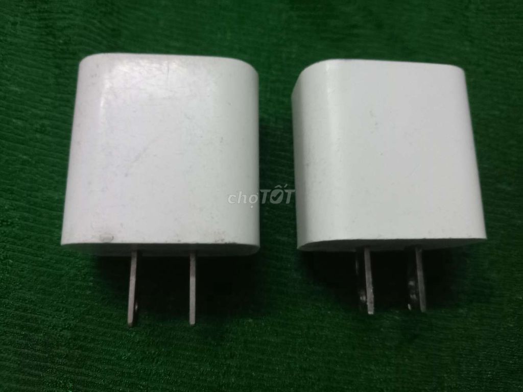 Dư xài pass rẻ lại cục sạc zin Táo Mỹ 20W ạ