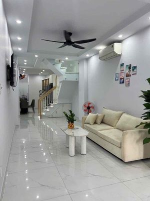 Nhà phố 52 m² · 2 PN · Đường Nguyễn Văn Lượng